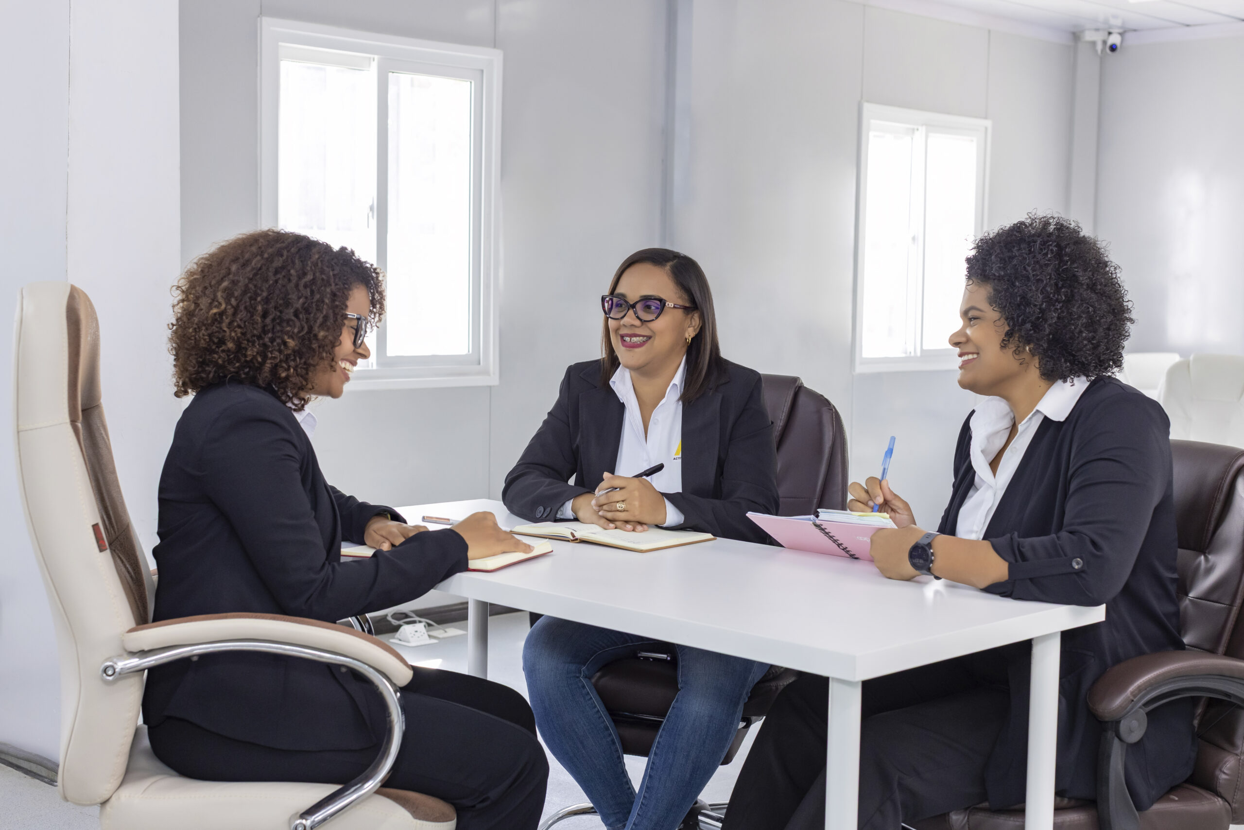 Intermediación Laboral - Profesionales en reunión